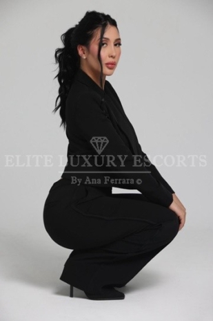 Escort-Amira-03